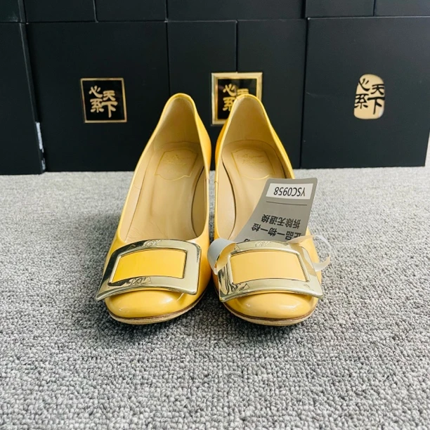 95新 Roger Vivier/罗杰·维威耶 RV经典方扣高跟鞋36.5码ysc0958
