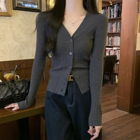 新款 v领气质设计感针织内搭开衫女修身显瘦毛衣打底衫早春季上衣