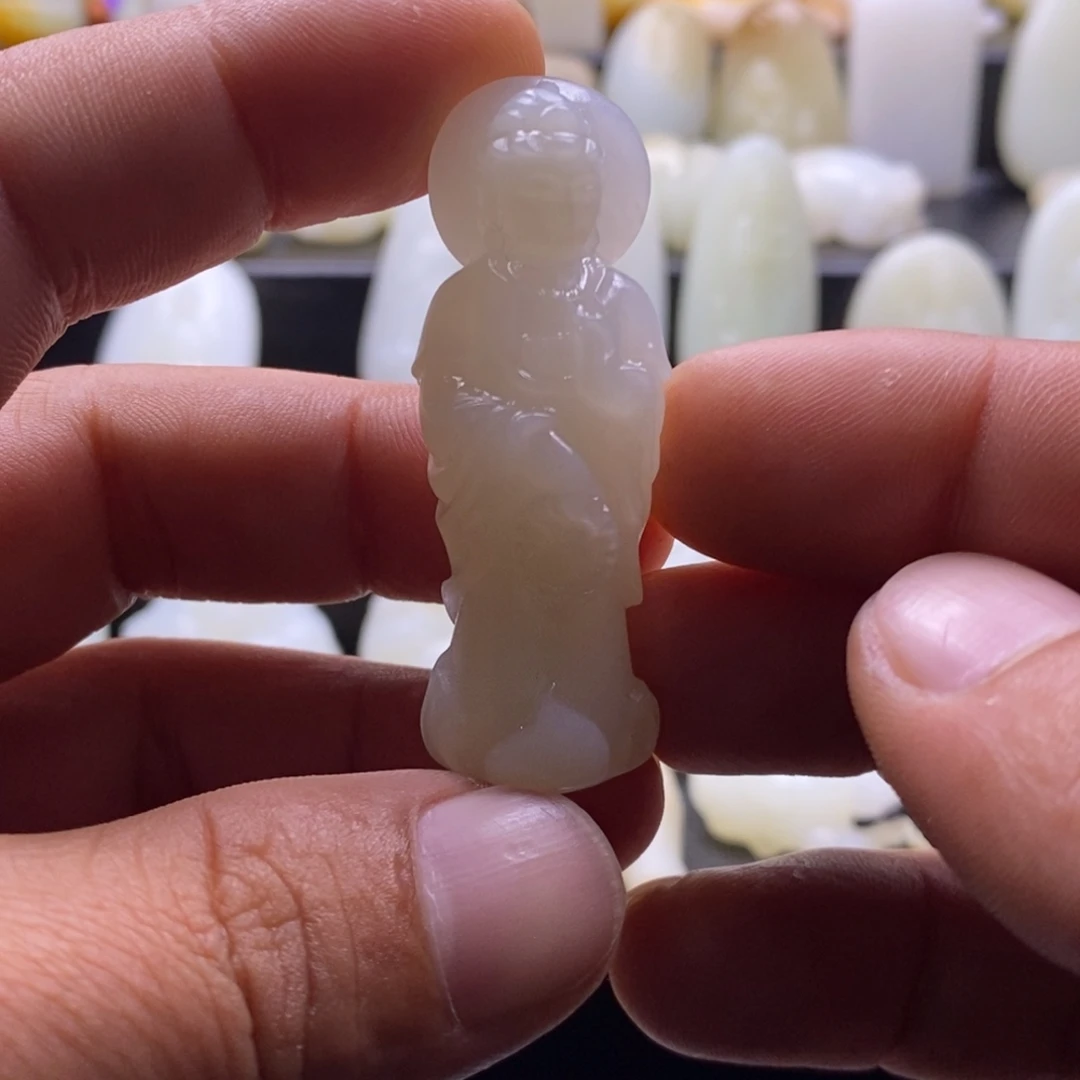 浅***福和田玉未镶嵌颈饰