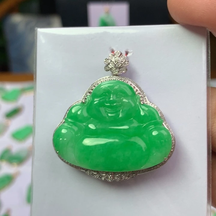 翡翠18K金镶嵌颈饰