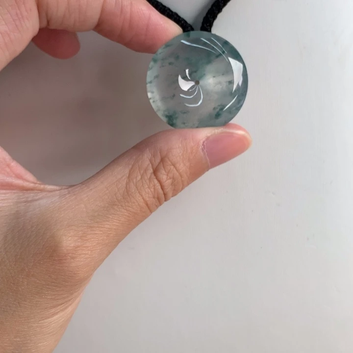 颈饰未镶嵌翡翠….