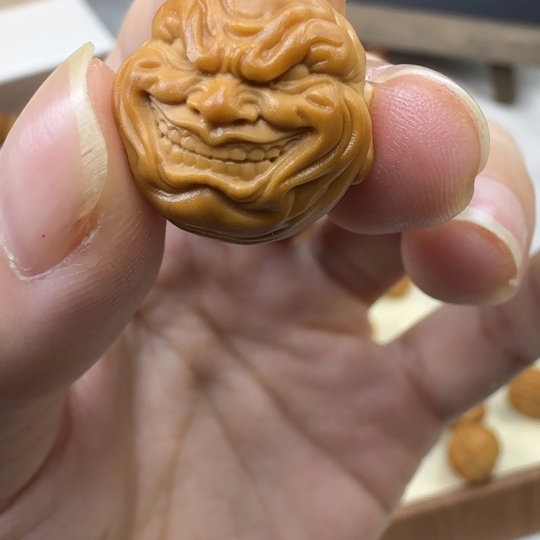 吊坠猴头核桃坏笑 素