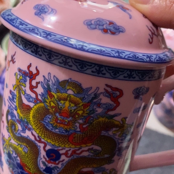 摆件陶瓷红稀土斗彩龙凤直筒办公杯