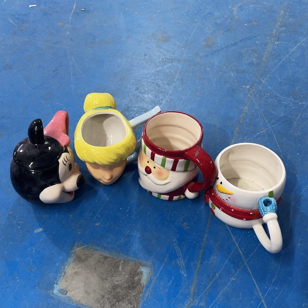 摆件碳***羊  磕碰。 封釉。