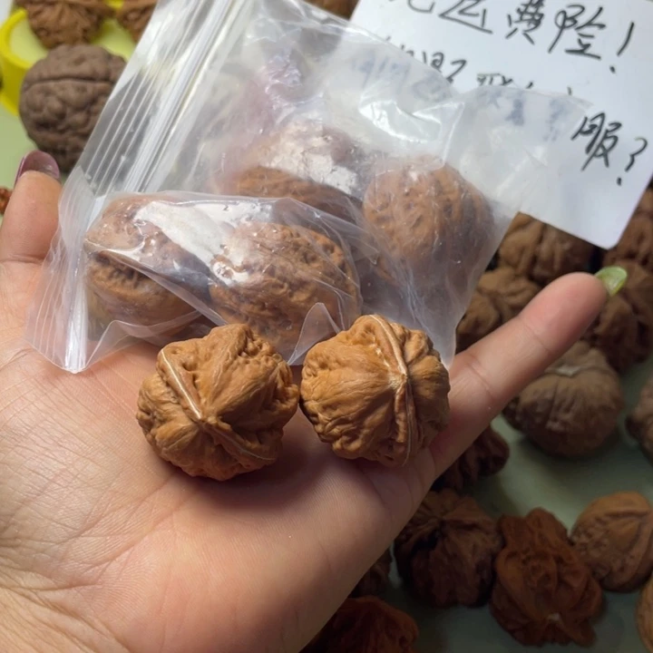 手把件雕刻核桃手捻三对