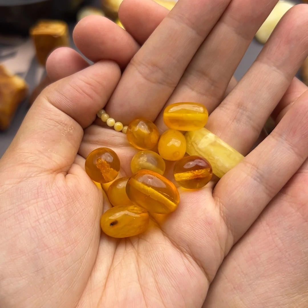 未镶嵌琥珀裸石?*宇陈