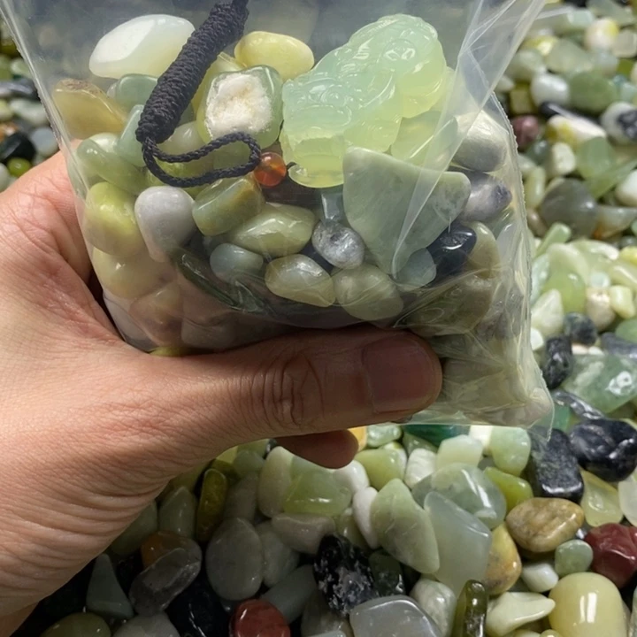 蛇纹石玉鱼缸石未镶嵌