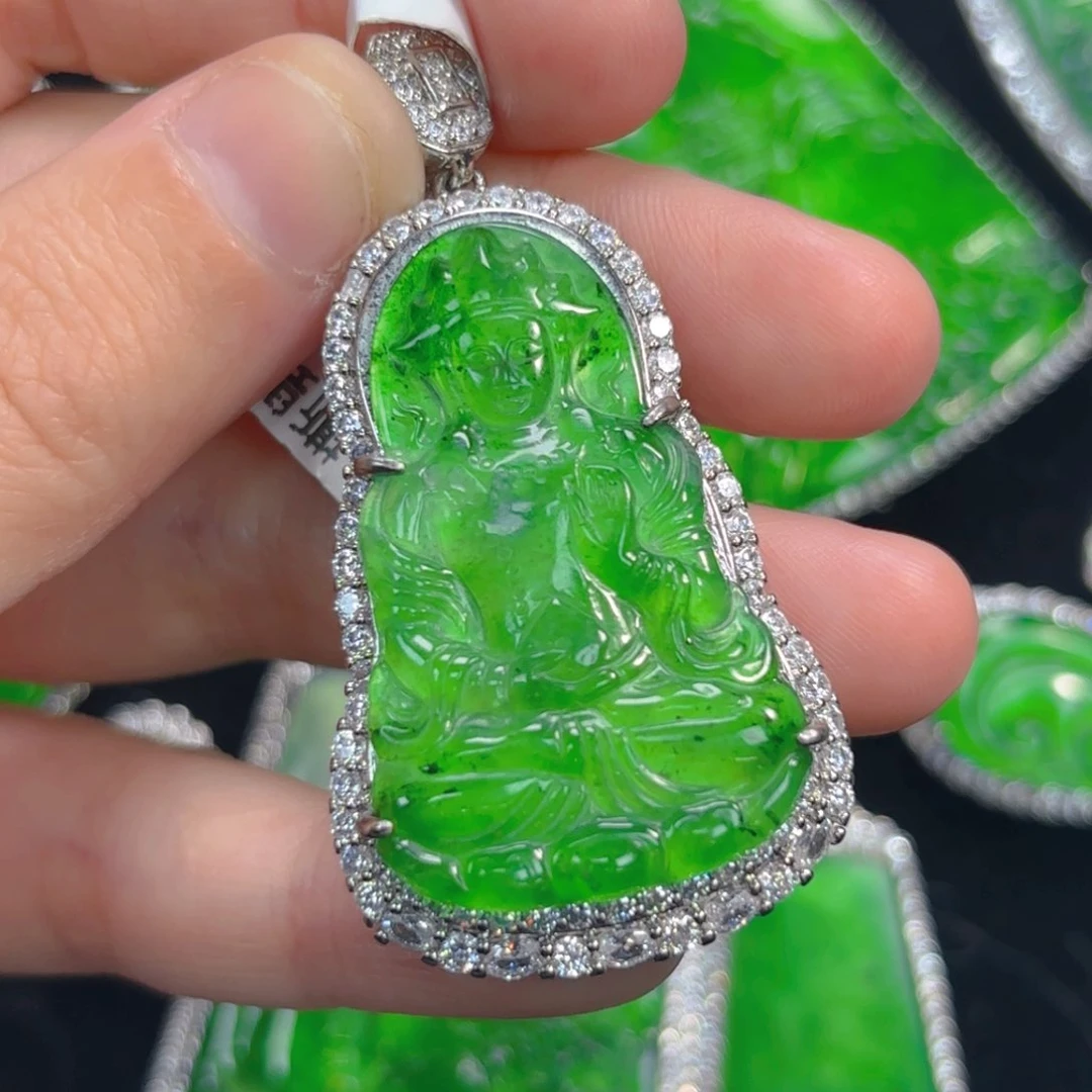 翡翠颈饰未镶嵌观音