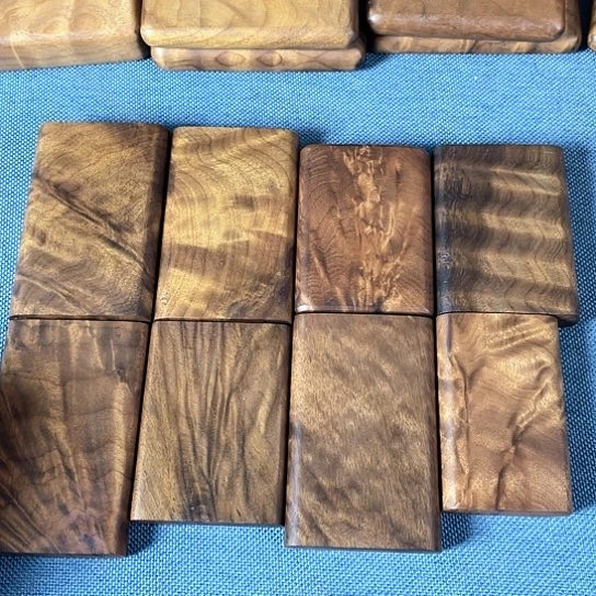 【闪购商品】巨**熊金丝楠阴沉木无事牌