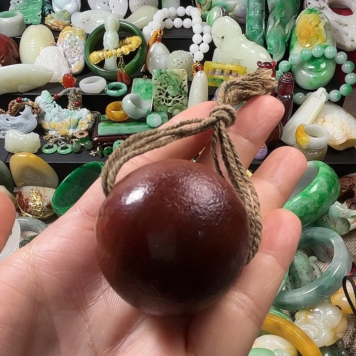 翡翠未镶嵌颈饰翡翠未镶嵌颈饰