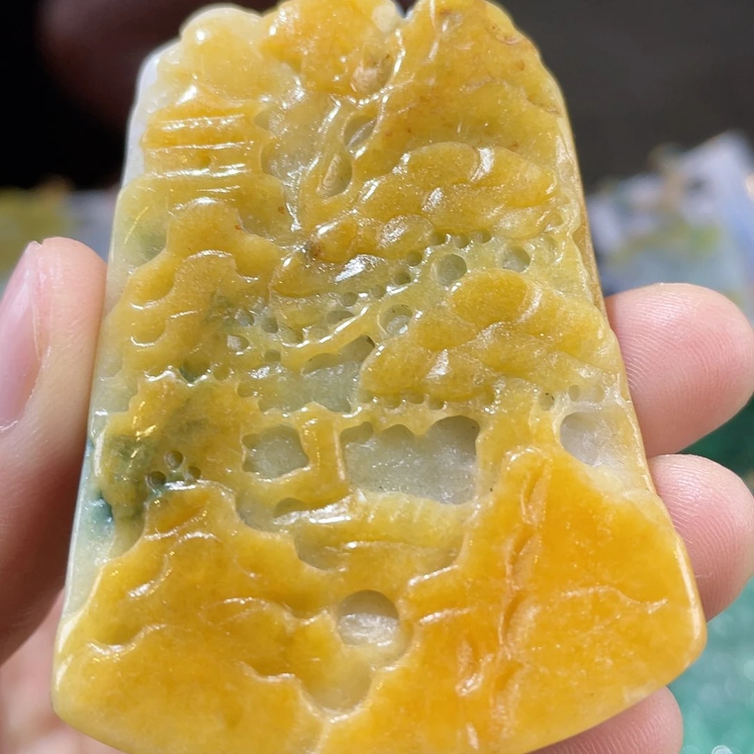 颈饰未镶嵌翡翠一个