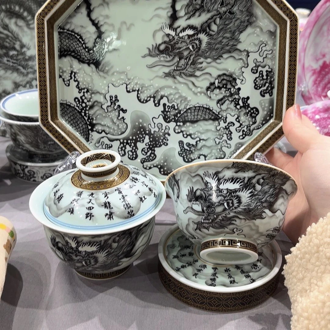 瓷片景德镇瓷器精品陈列