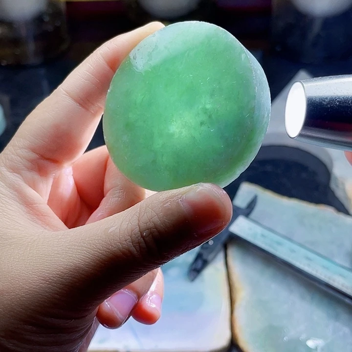 翡翠未镶嵌颈饰毛料42