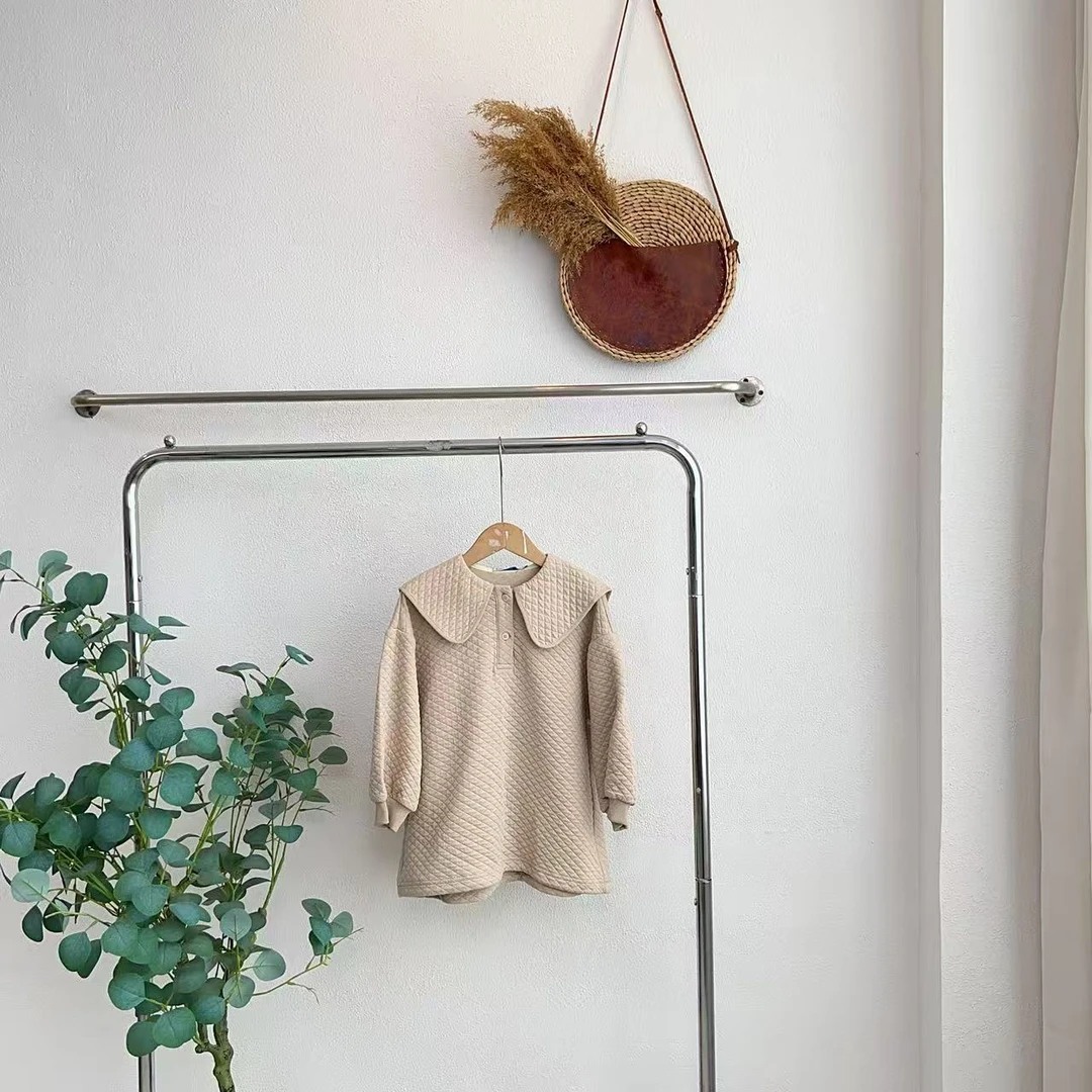 2071听米色翻领卫衣