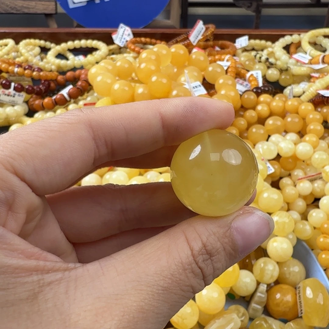 未镶嵌琥珀珠宝奇石