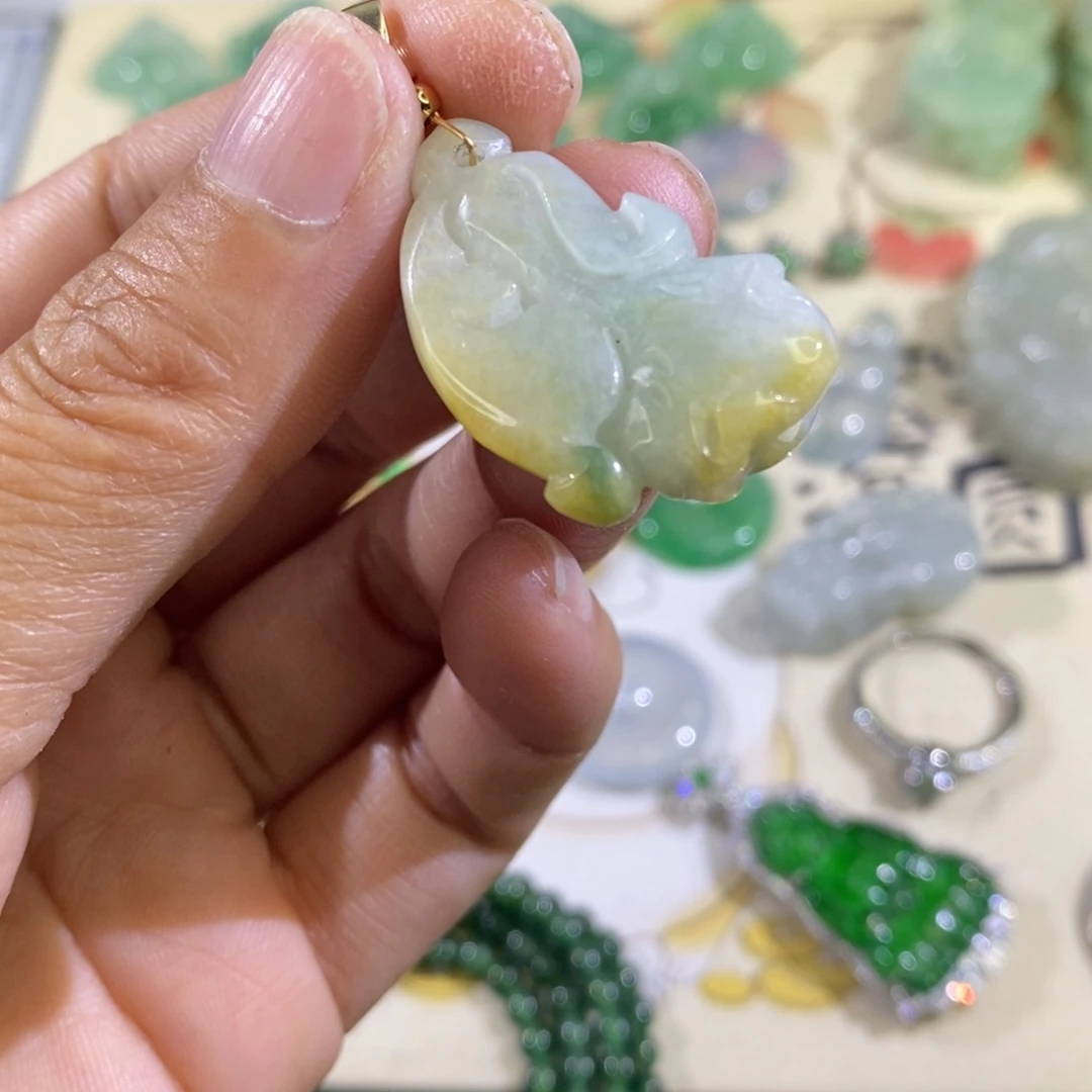 翡翠颈饰未镶嵌翡翠吊坠