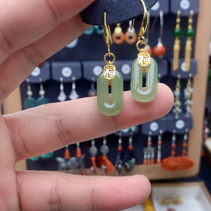 未镶嵌和田玉耳饰贪**耍