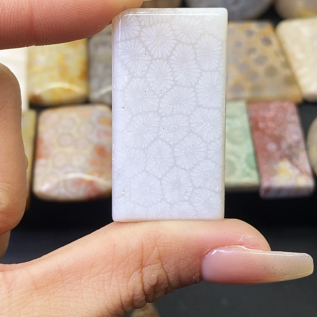 硅化玉颈饰合金薇**爱