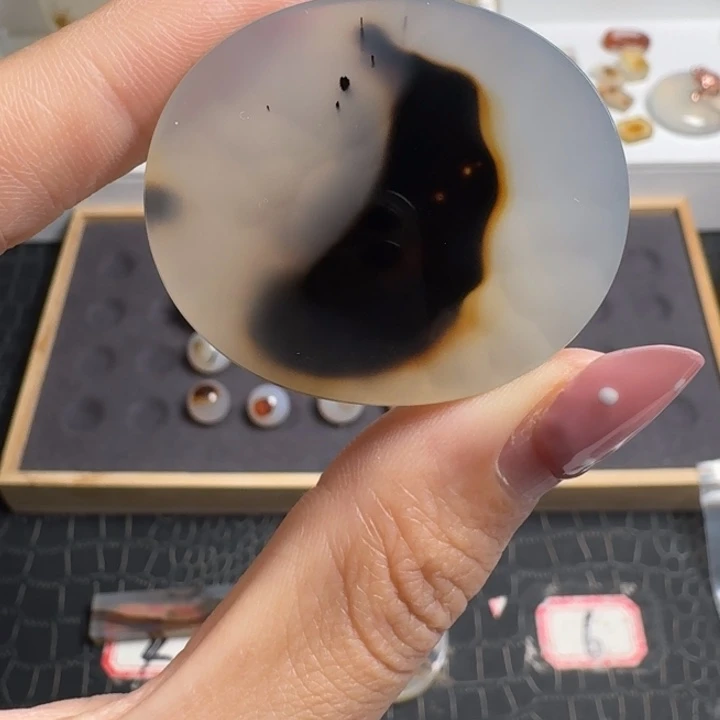 玛瑙/玉髓未镶嵌珠宝奇石