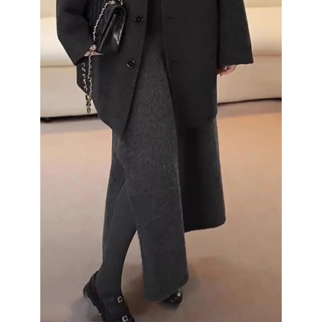 开叉灰色针织半身裙女春秋冬2025新款设计感气质精致高腰a字裙子