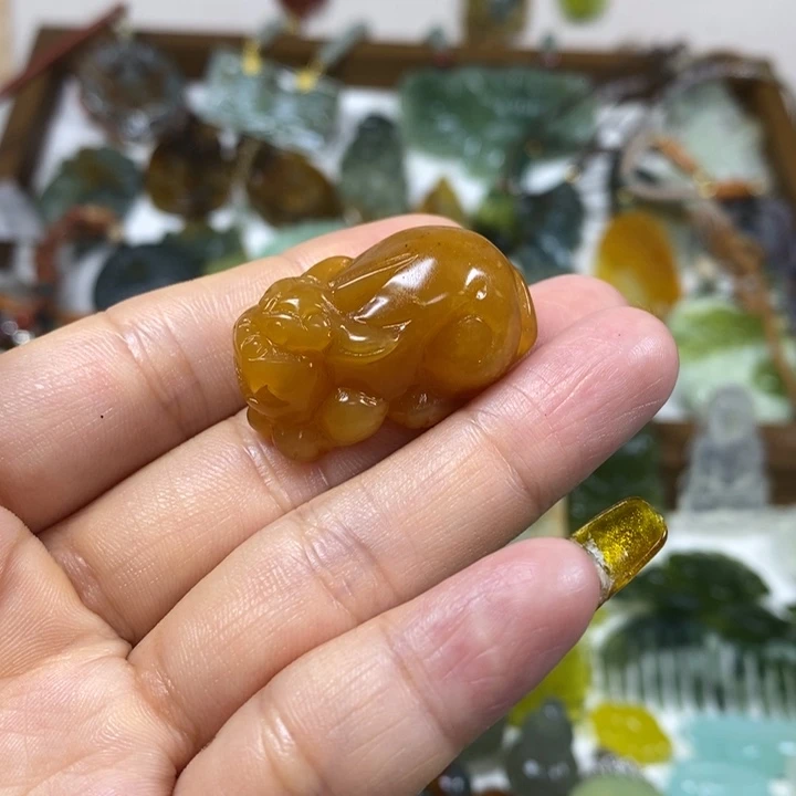 未镶嵌蛇纹石玉吊坠幸***！