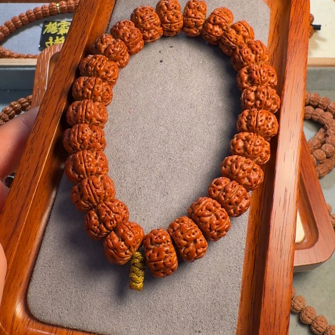 金刚菩提手串木****?飞碟梅花双龙16