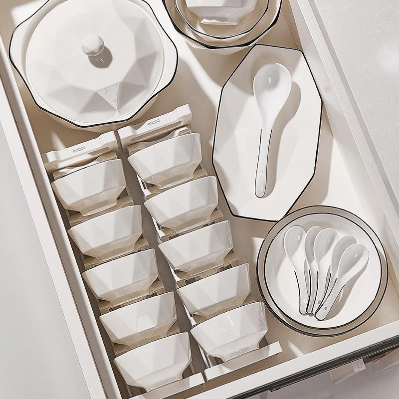 欧式简约轻奢碗盘餐具全套2025新款家用厨房高颜值陶瓷饭碗盘套装