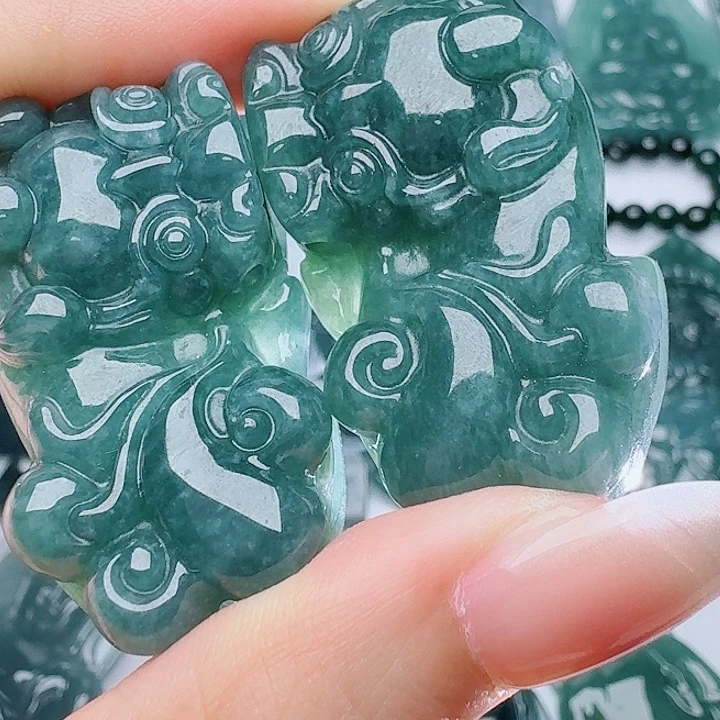 翡翠未镶嵌颈饰1111