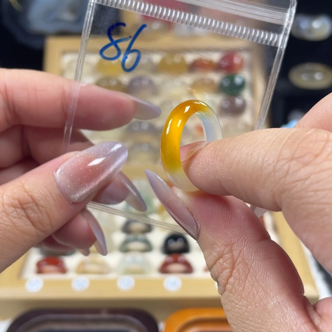 玛瑙/玉髓未镶嵌戒指86号港码18直径18.3（非质量问题.不退不换）