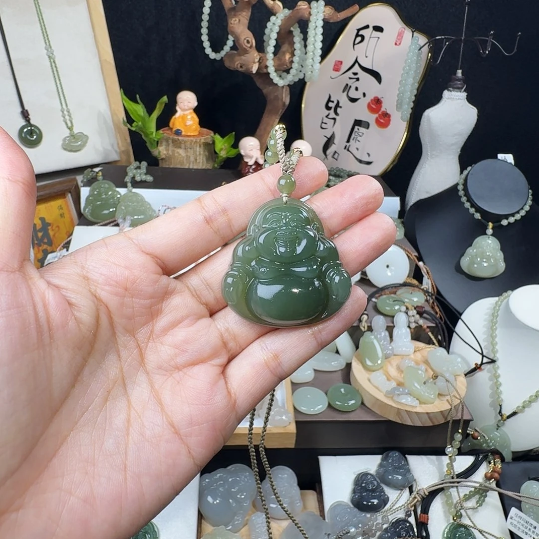 幸****和田玉未镶嵌颈饰