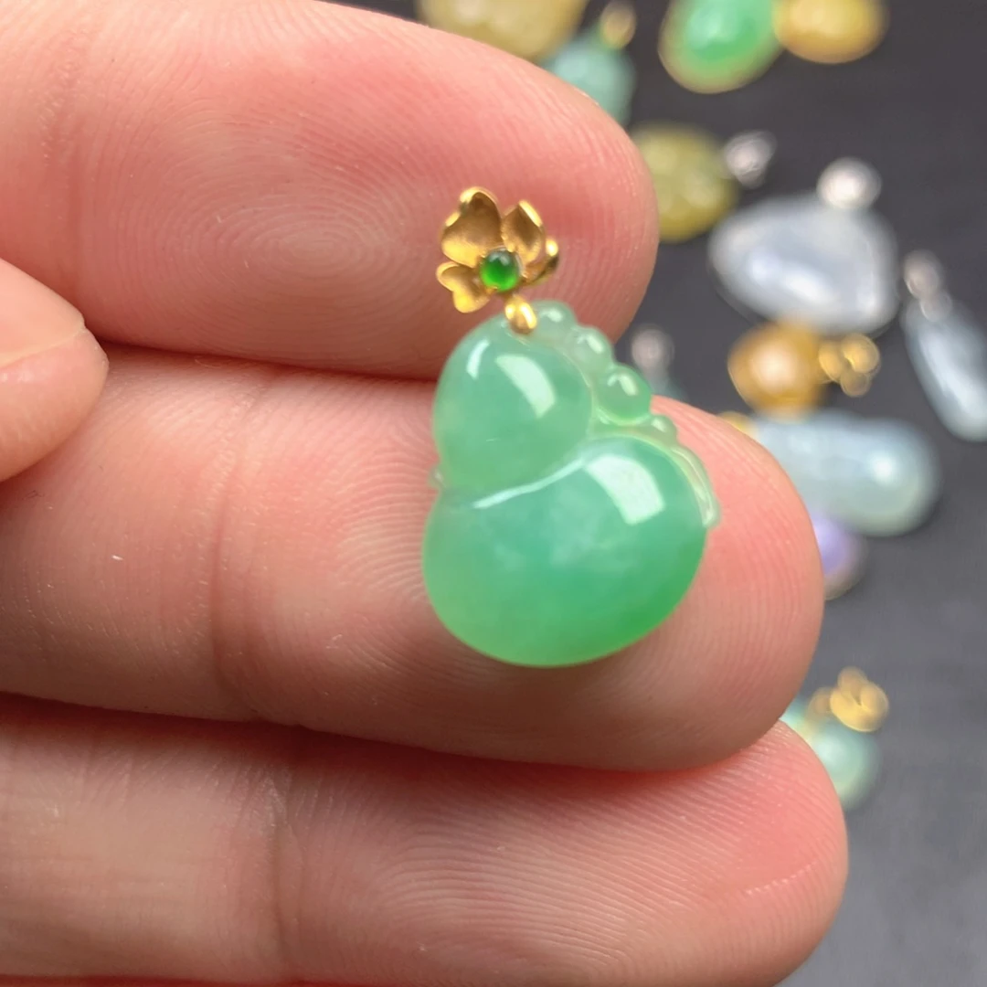 【闪购商品】颈饰18K金镶嵌翡翠翡翠