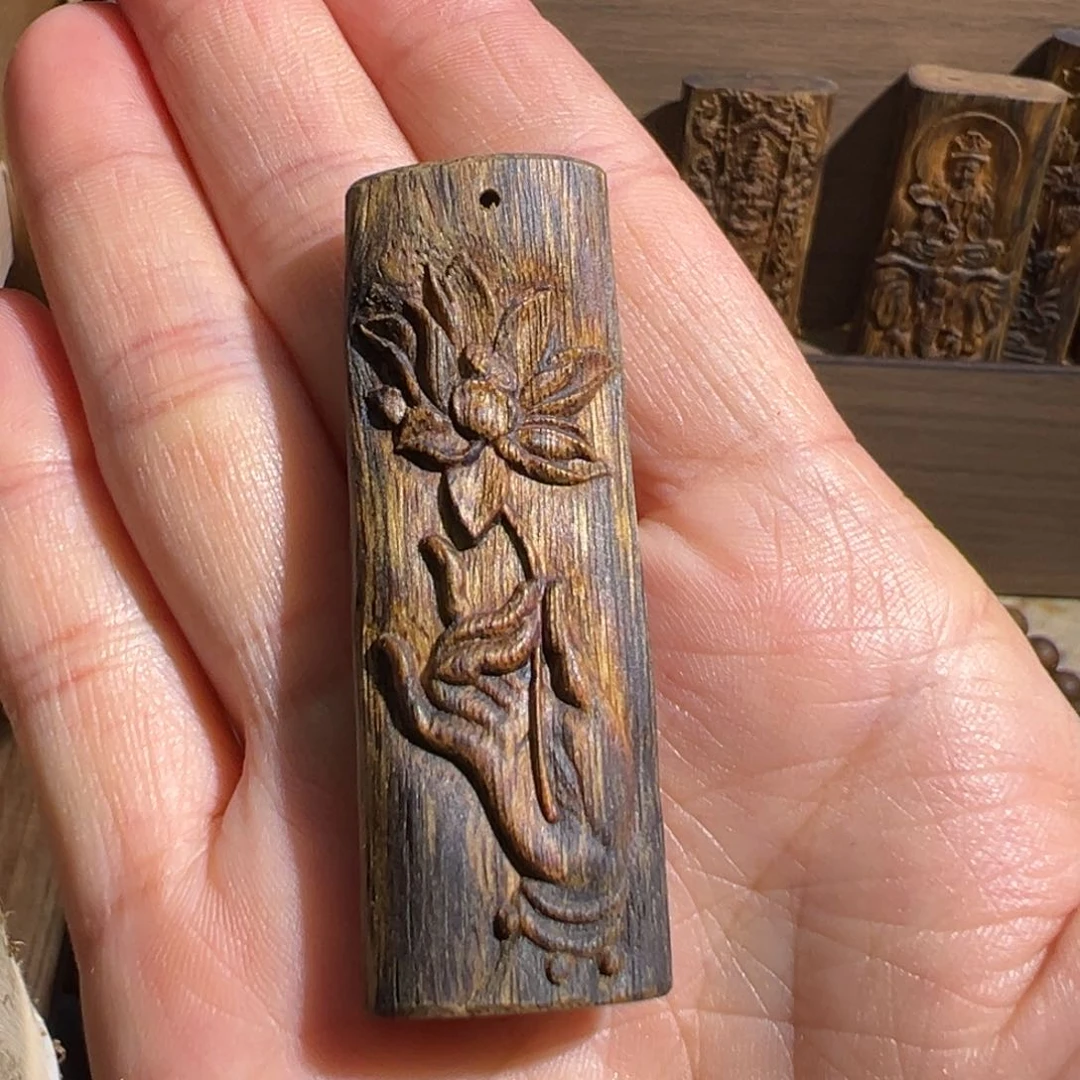 吊坠沉香白棋楠吊坠雕刻6.4克