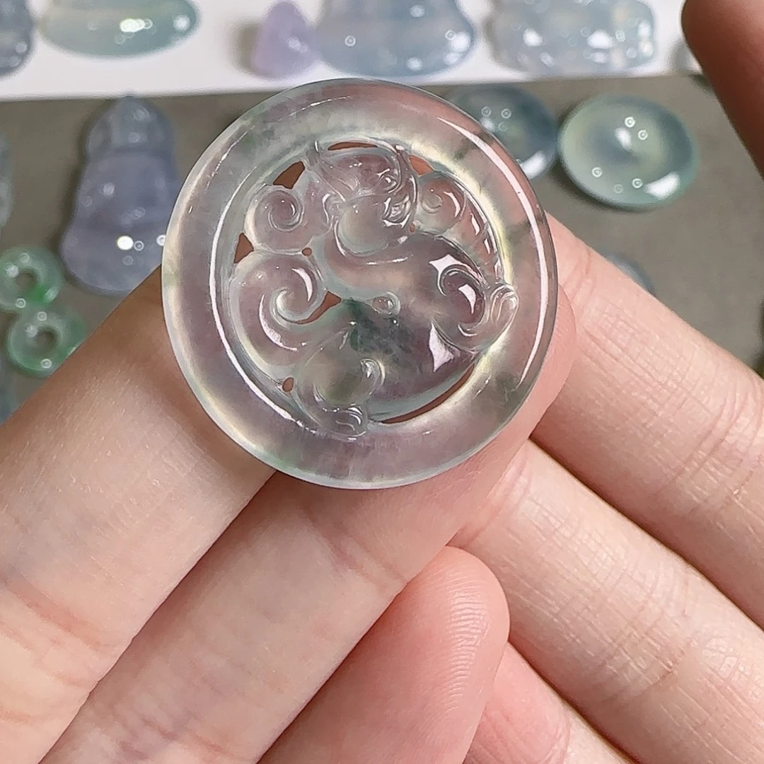 翡翠未镶嵌颈饰