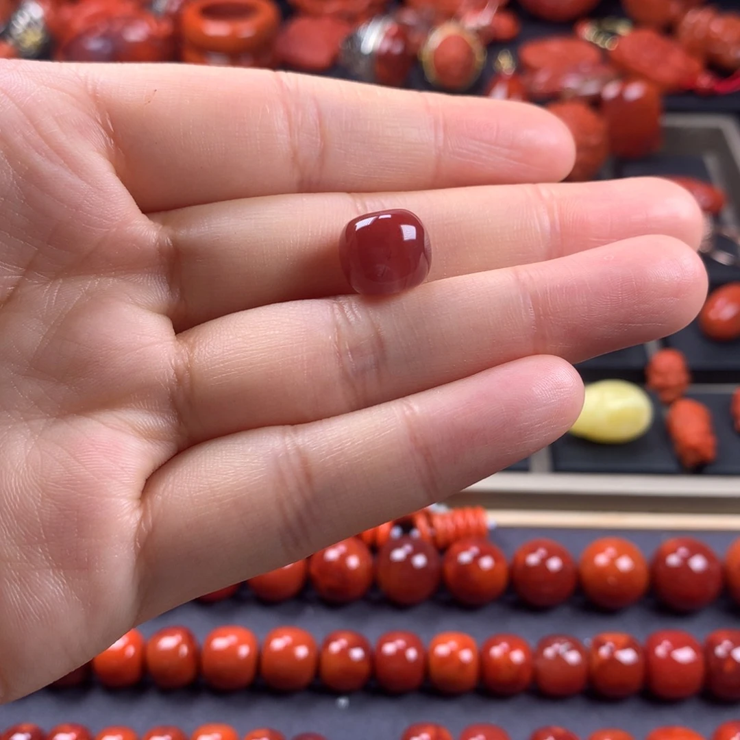 南红玛瑙.未镶嵌牛血红老型单珠11MM+