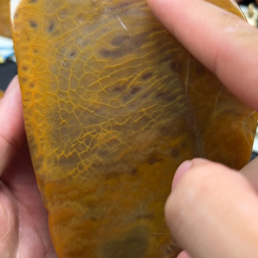 未镶嵌石英质玉（黄龙玉）多样性发货，发其一