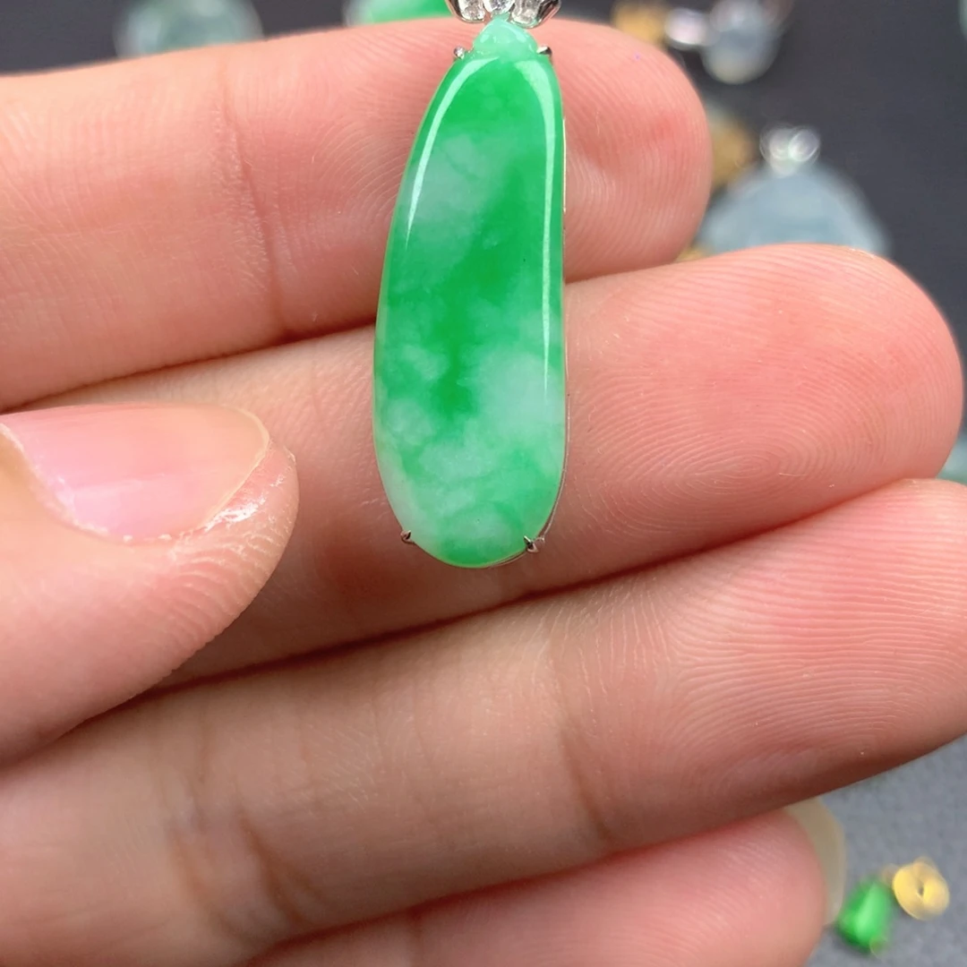【闪购商品】翡翠18K金镶嵌颈饰翡翠