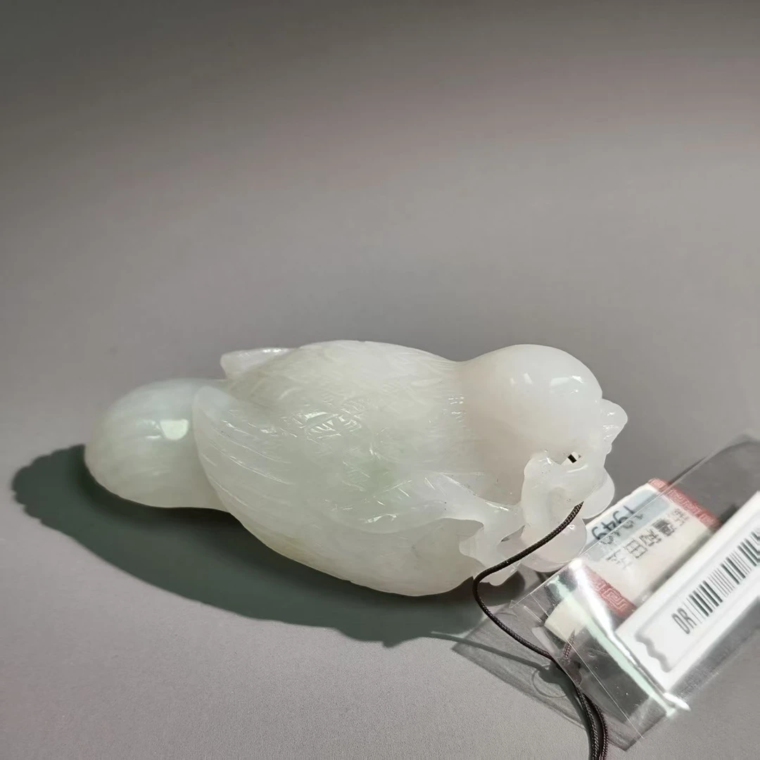 清代和田玉雀衔灵芝把件