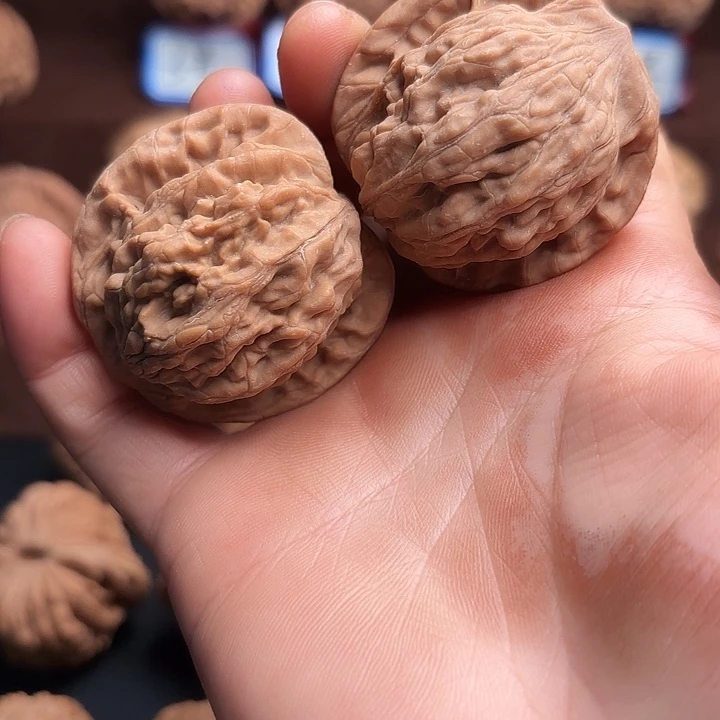 蓬***展吊坠文玩核桃麦虎