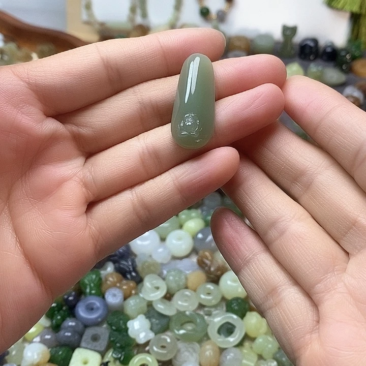 未镶嵌和田玉挂件莲花
