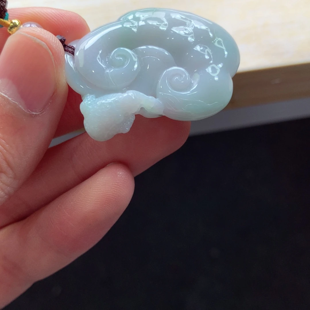 翡翠颈饰未镶嵌吊坠