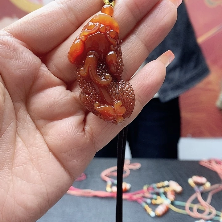 玛瑙/玉髓颈饰合金