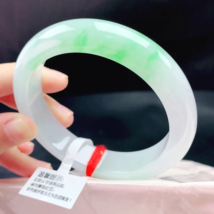 文***养翡翠未镶嵌手镯58轮胎