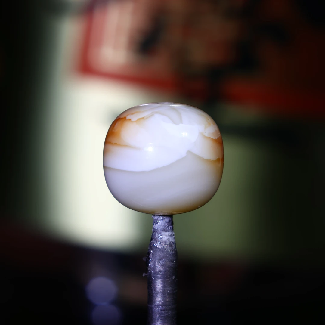 9m精工老型原矿一物一图白蜡沁色虎皮顶珠子蜜蜡配饰-A326