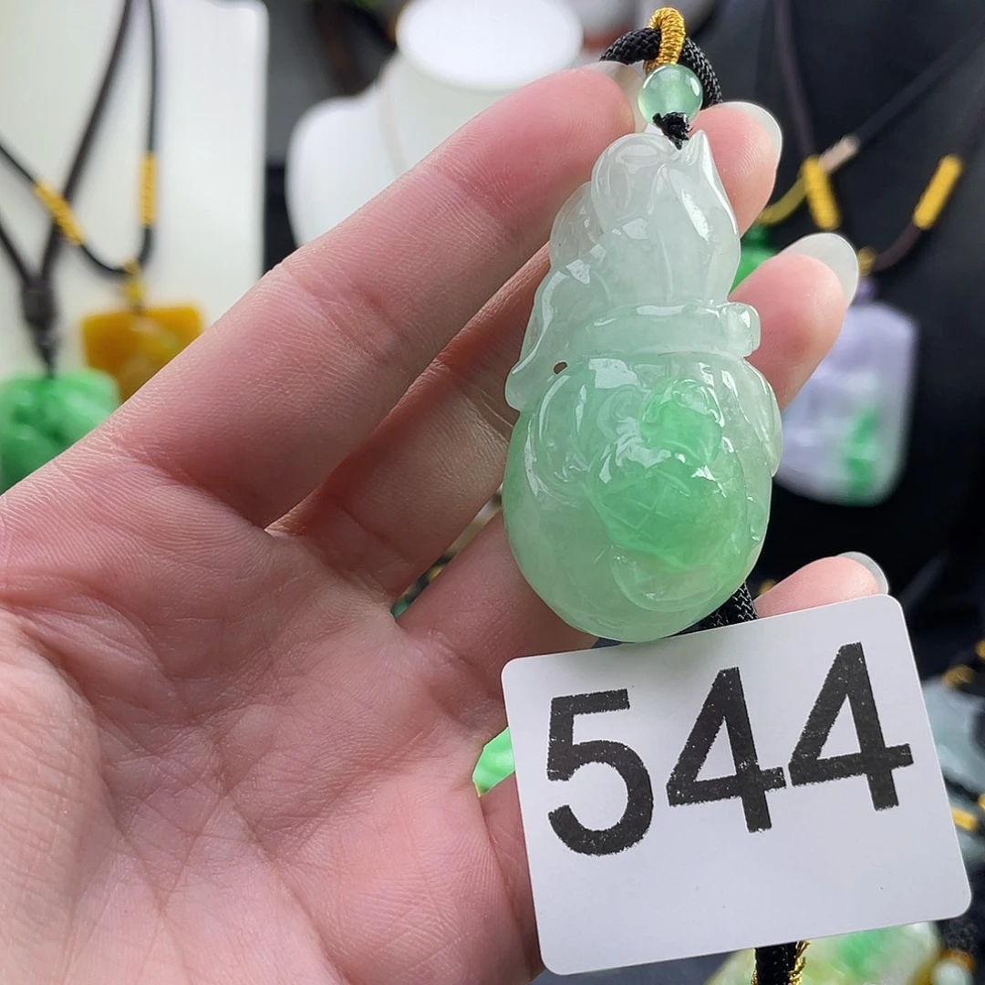 吊坠(赠链)未镶嵌翡翠