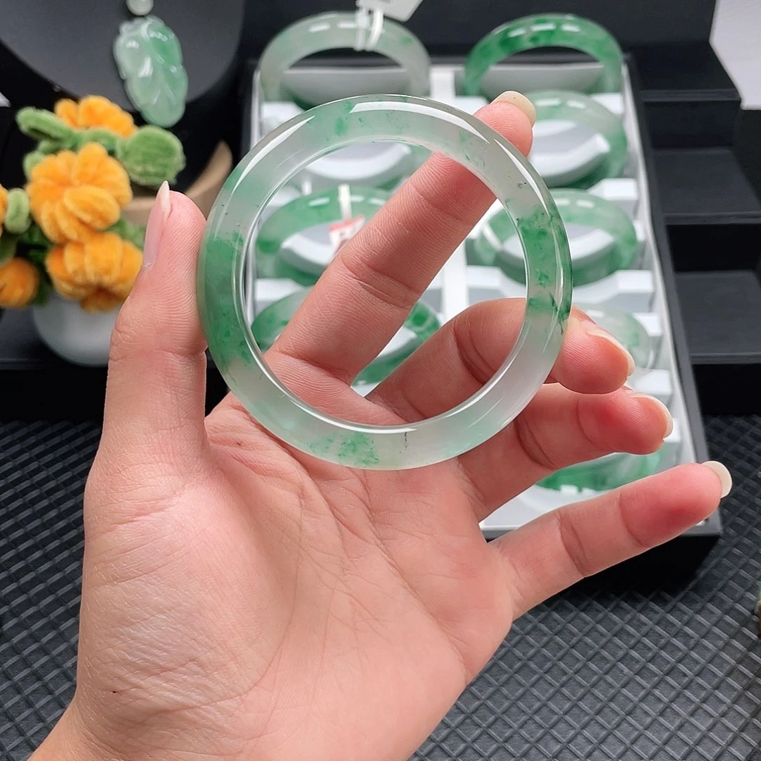 石英质玉未镶嵌手镯