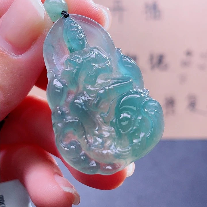 翡翠吊坠(不含链)未镶嵌?**?