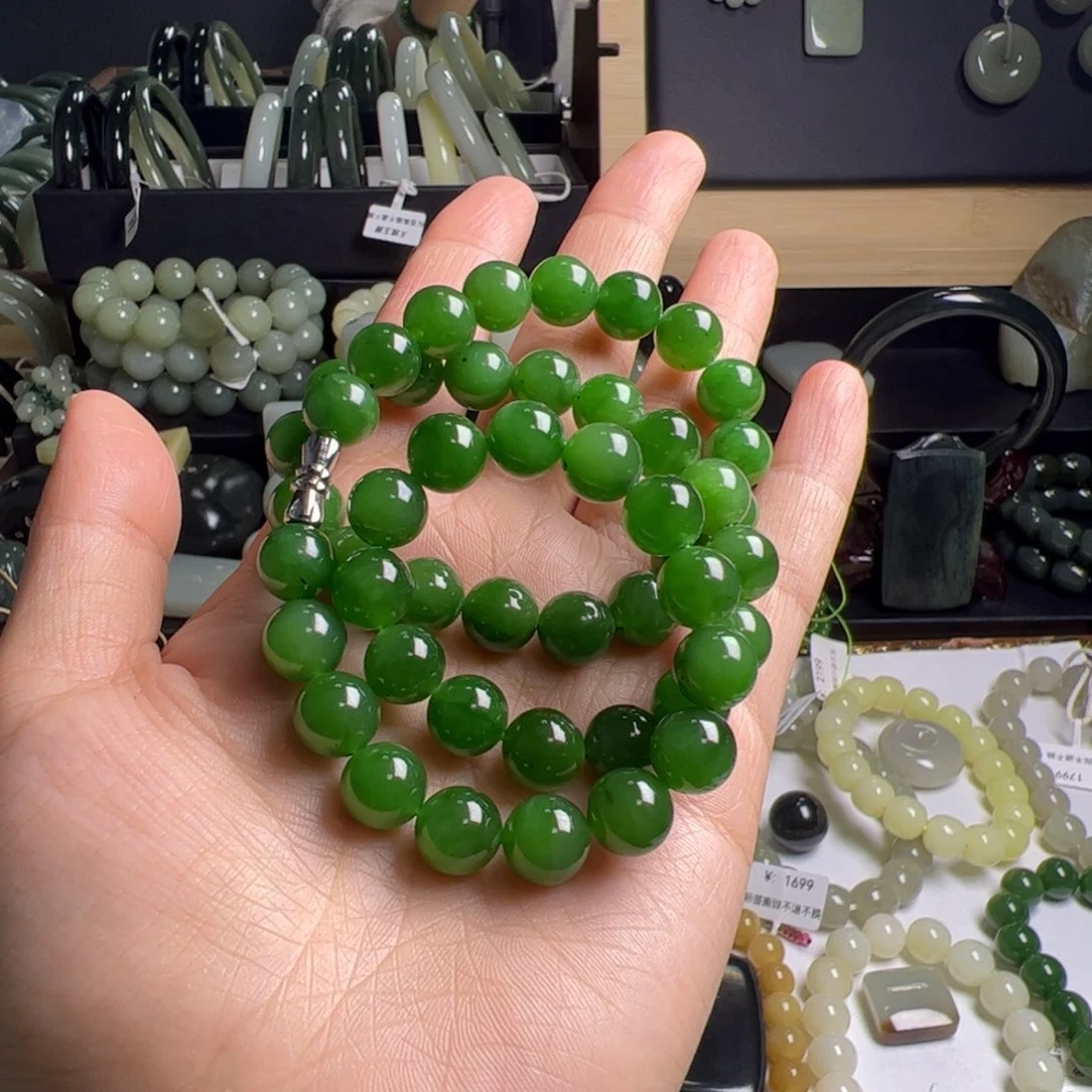 卫***妹和田玉未镶嵌手链