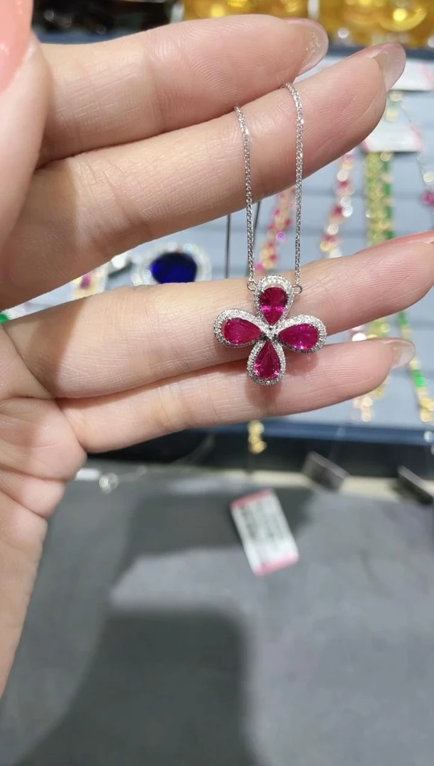 18K金镶嵌天然无烧红宝石项链四叶草款 大版