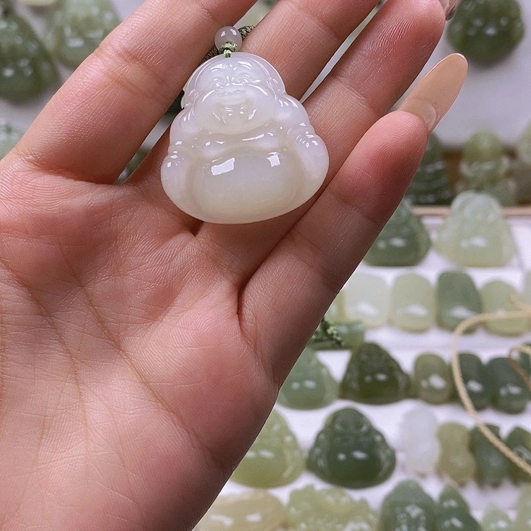 蔡****和田玉未镶嵌颈饰