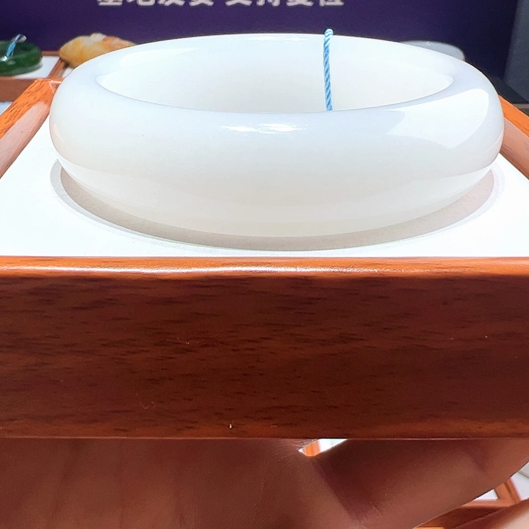 和田玉手镯未镶嵌54 55